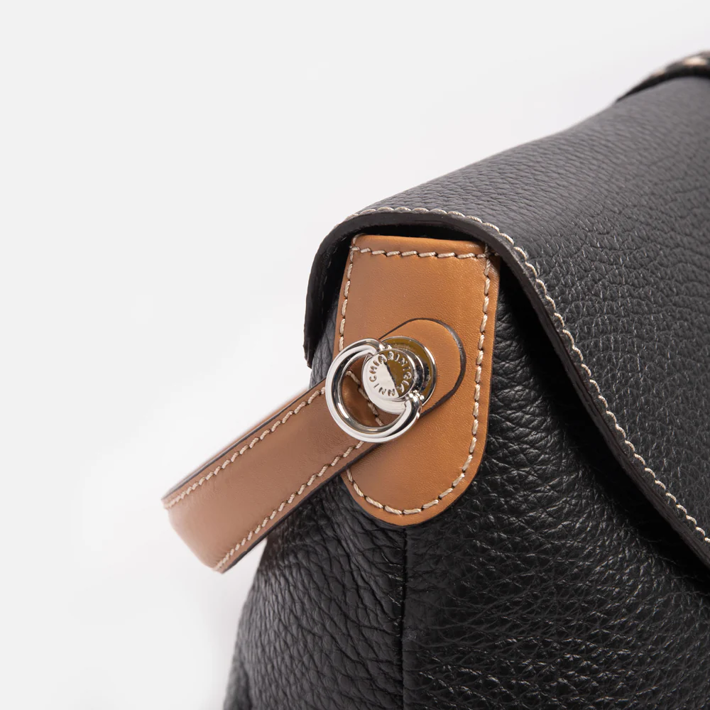 Black Leather Alessandra Shoulder Bag - Image 4